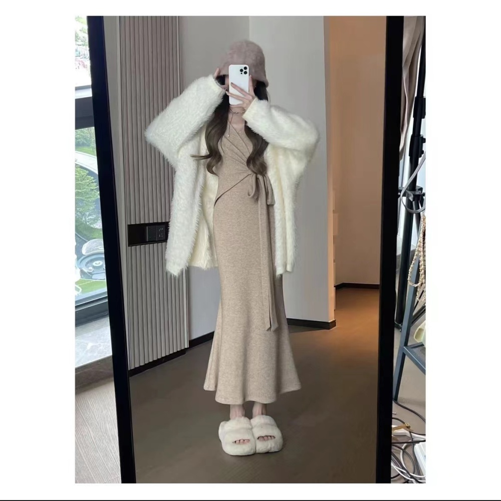 Long sleeve knitted tender V-neck fold dress