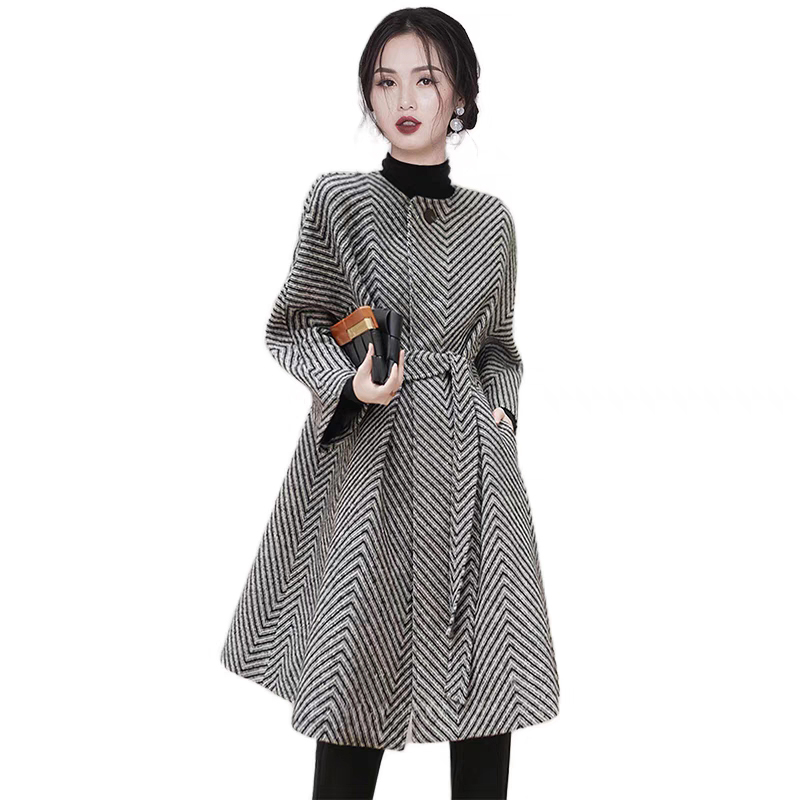 Temperament overcoat Hepburn style woolen coat