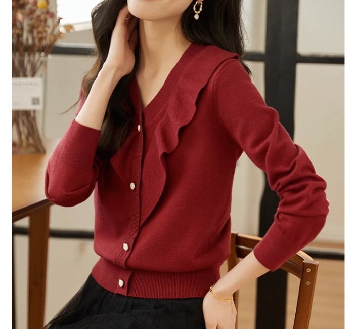Spring and autumn bottoming red V-neck retro sweater