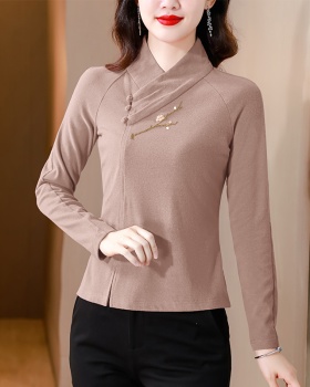 Embroidery tops bottoming shirt for women