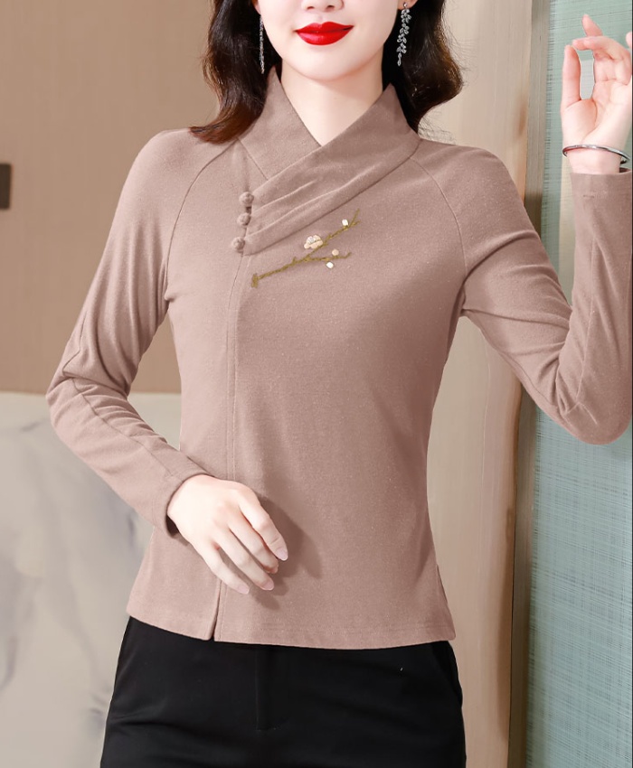 Embroidery tops bottoming shirt for women