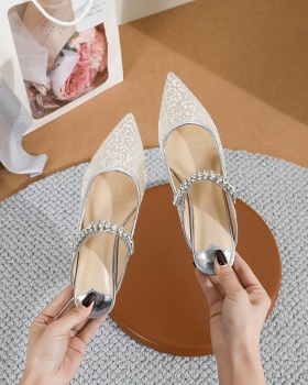 Wears outside pointed slippers transparent hollow sandals