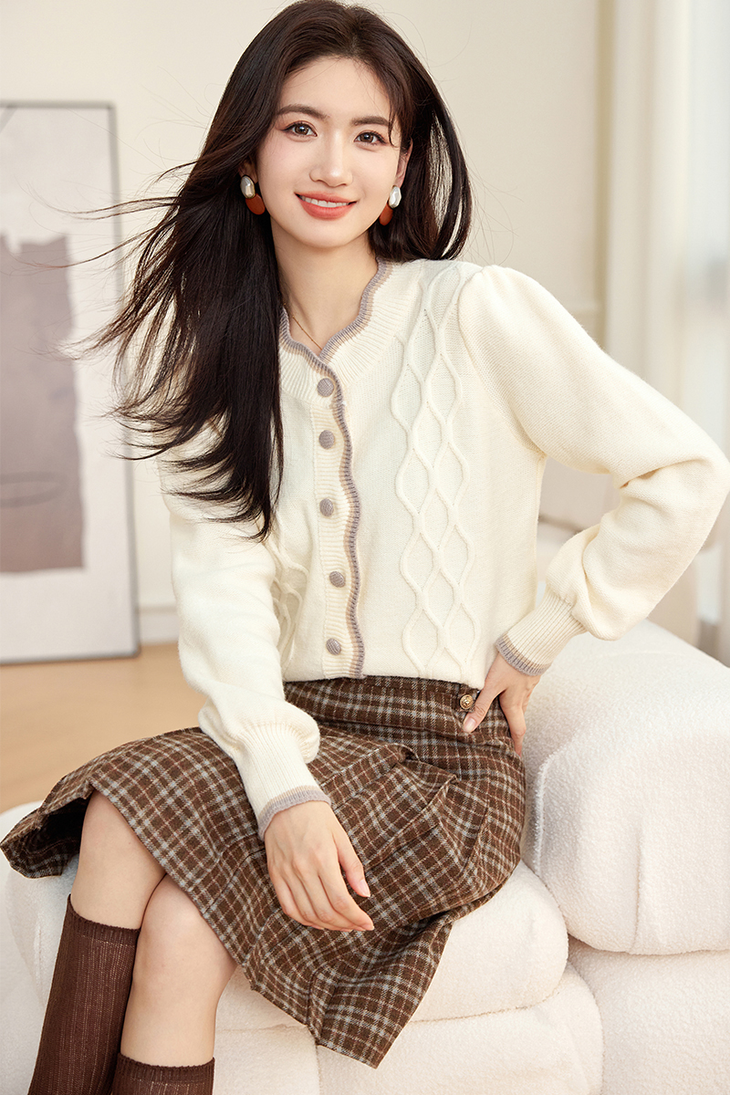 Knitted apricot coat wavy collar bottoming tops