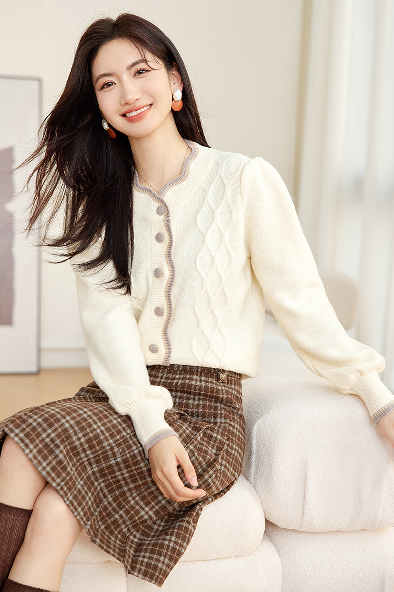 Knitted apricot coat wavy collar bottoming tops