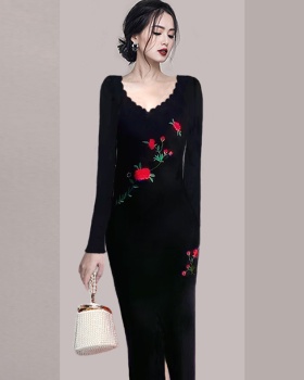 Sling black retro rose bottoming autumn dress for women
