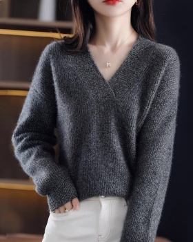 Knitted loose V-neck bottoming pure sweater for women