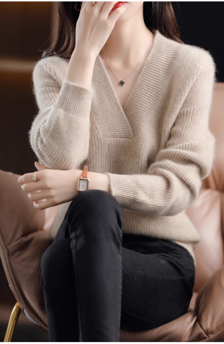 Knitted loose V-neck bottoming pure sweater for women