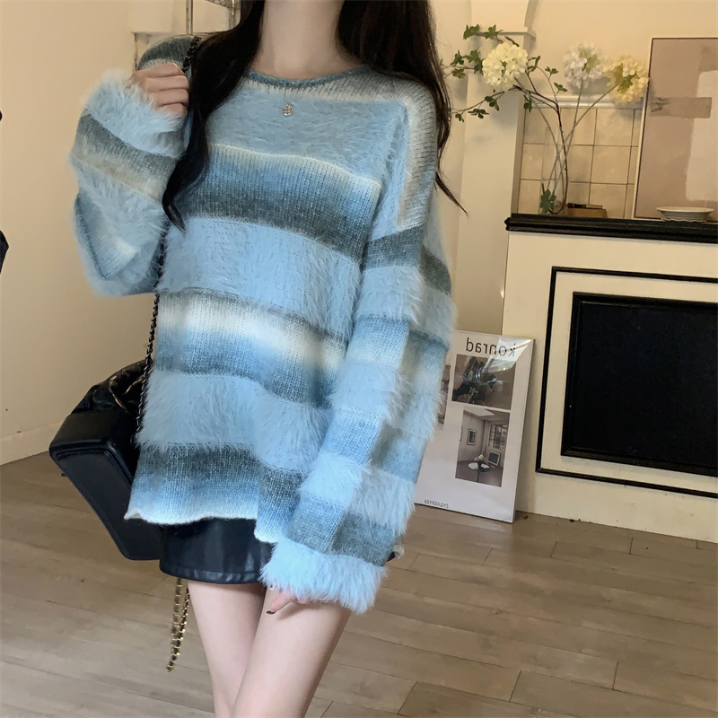 Plush round neck autumn and winter sweater for women