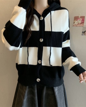 Knitted autumn sweater hooded cardigan for women