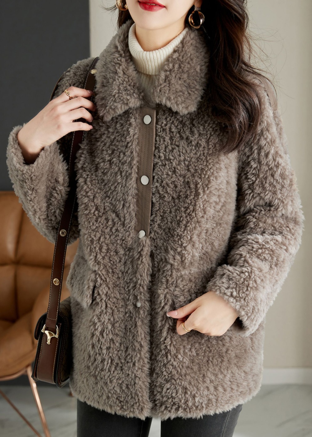 Fashionable coat lambs wool overcoat for women