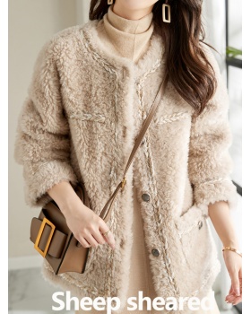 Autumn and winter overcoat lambs wool tops for women