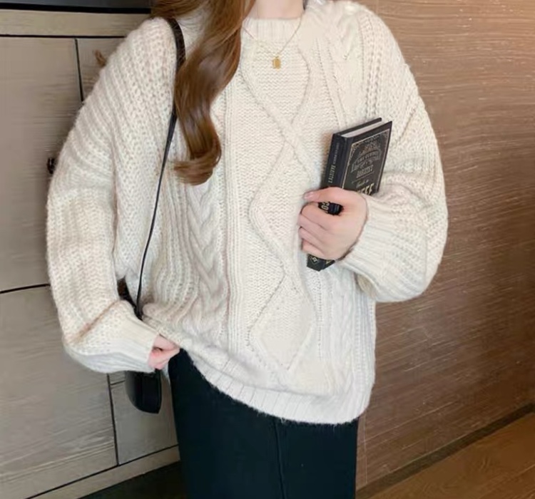 Pullover winter sweater twist bottoming shirt for women