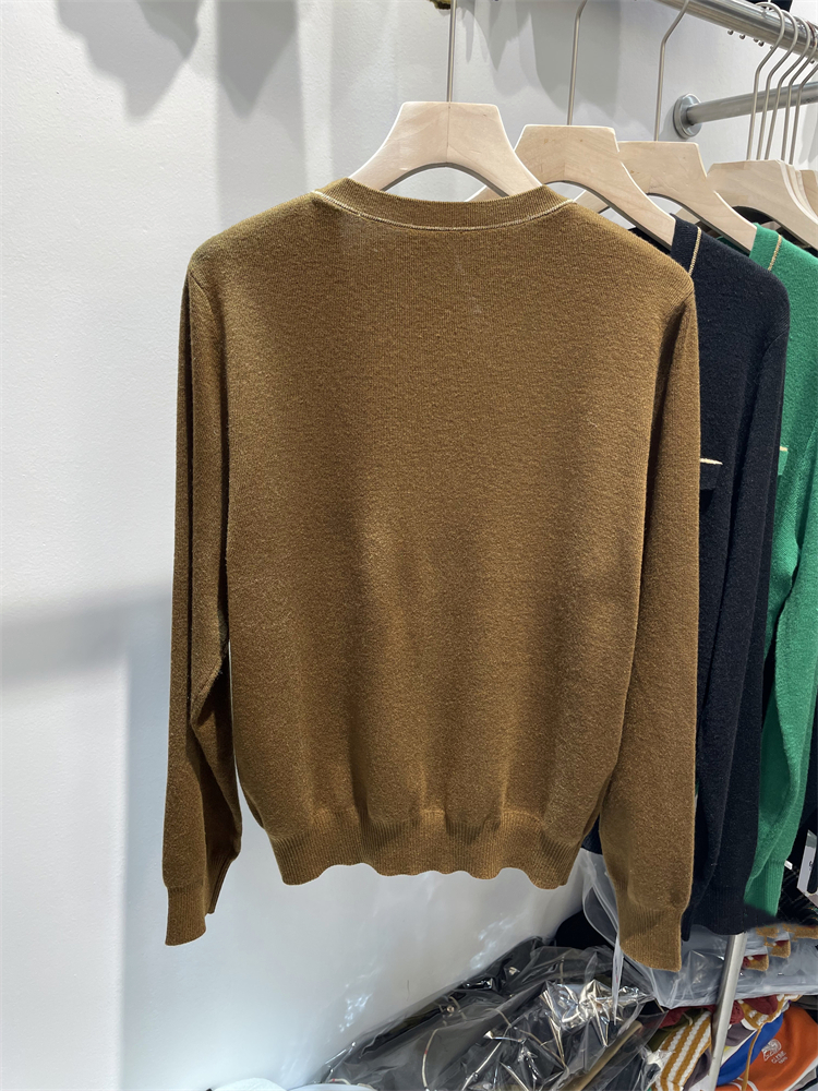 Slim autumn and winter sweater Pseudo-two loose tops