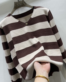 Autumn V-neck small shirt ice silk sweater