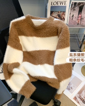 Black-white mink velvet stripe sweater for women