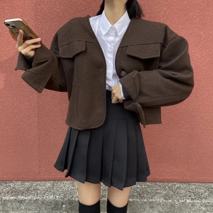 A buckle woolen autumn and winter short Korean style coat