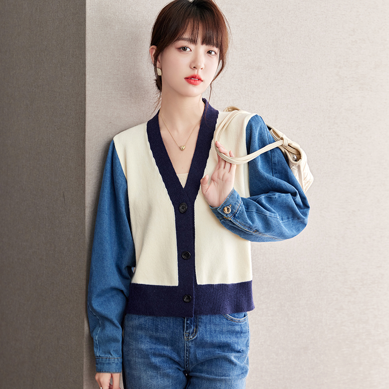 V-neck loose mixed colors coat knitted splice sweater