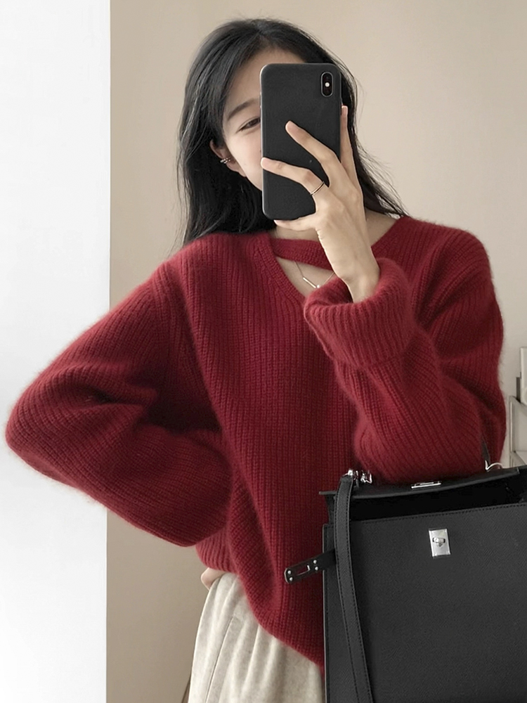Lazy autumn and winter knitted red sweater