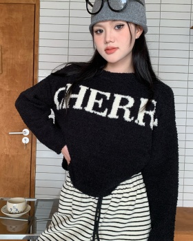 Short letters all-match sweater