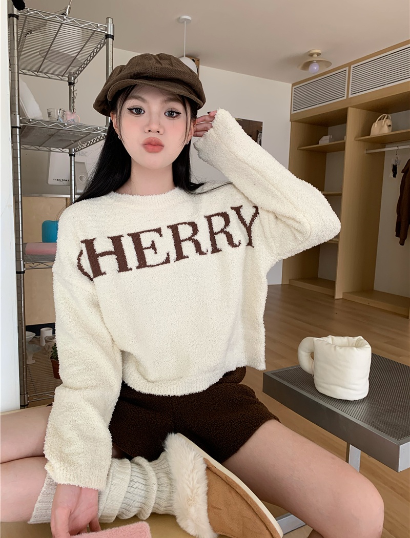 Short letters all-match sweater