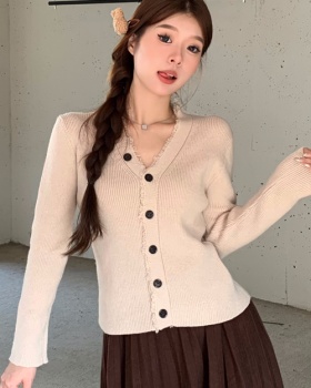 Autumn and winter knitted V-neck tops unique slim sweater