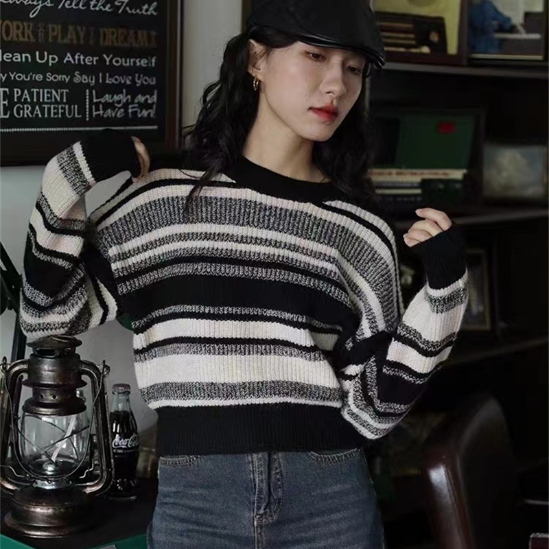 Stripe short bottoming shirt Korean style tops for women