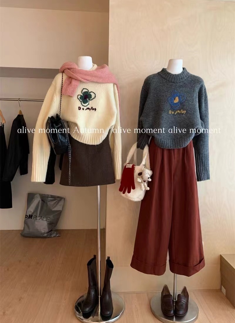 Fashion autumn and winter embroidered sweater for women