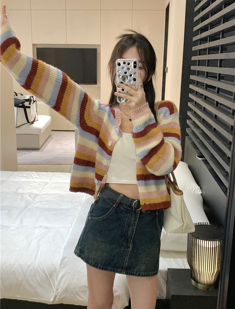 Round neck sweater short tops for women