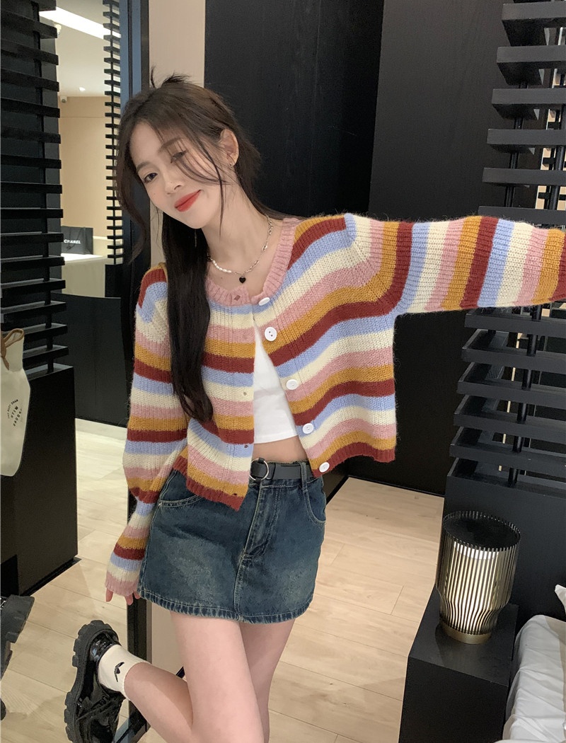 Round neck sweater short tops for women