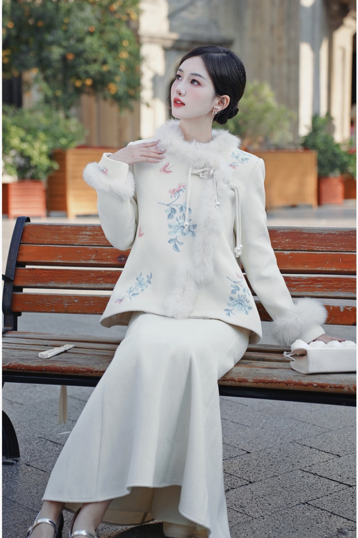 Chinese style short skirt embroidery woolen coat 2pcs set