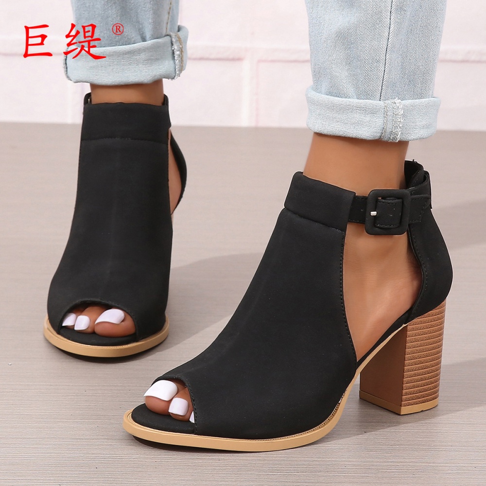 Fashion thick black hasp large yard high-heeled sandals