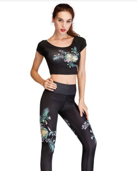 Wicking tight short sleeve navel yoga pants a set for women
