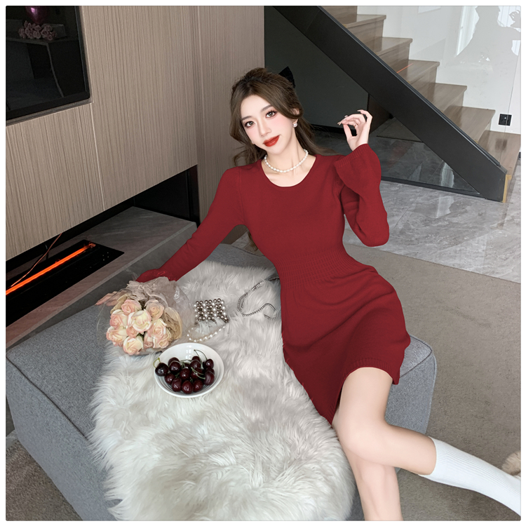 Autumn and winter round neck T-back package hip slim dress