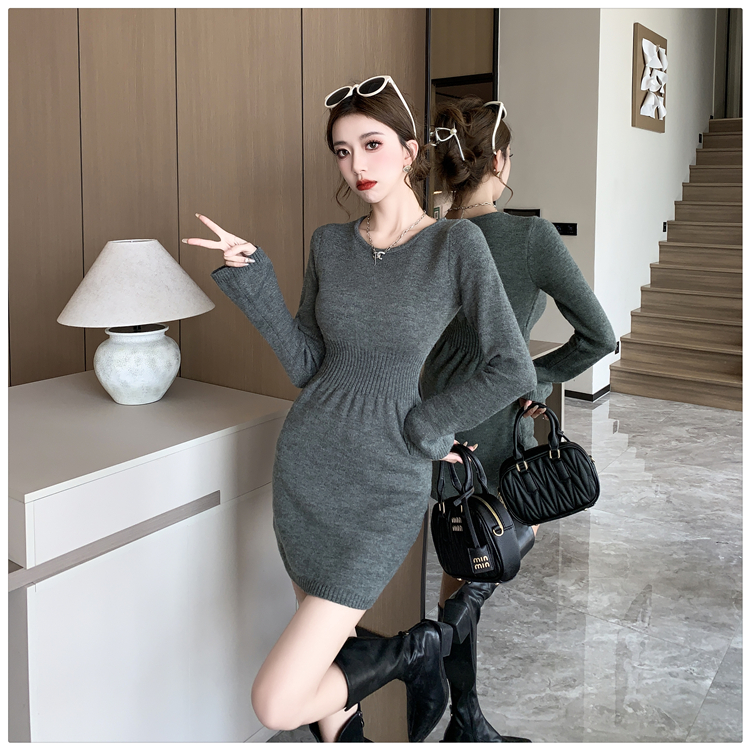 Autumn and winter round neck T-back package hip slim dress