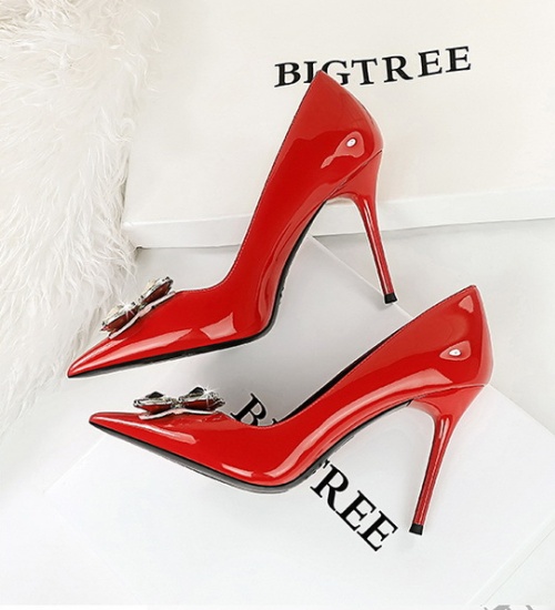 Low high-heeled shoes patent leather shoes for women