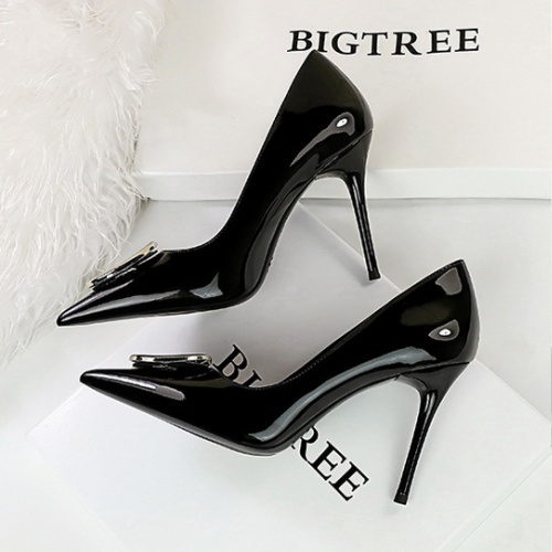 Pointed metal high-heeled shoes fine-root shoes
