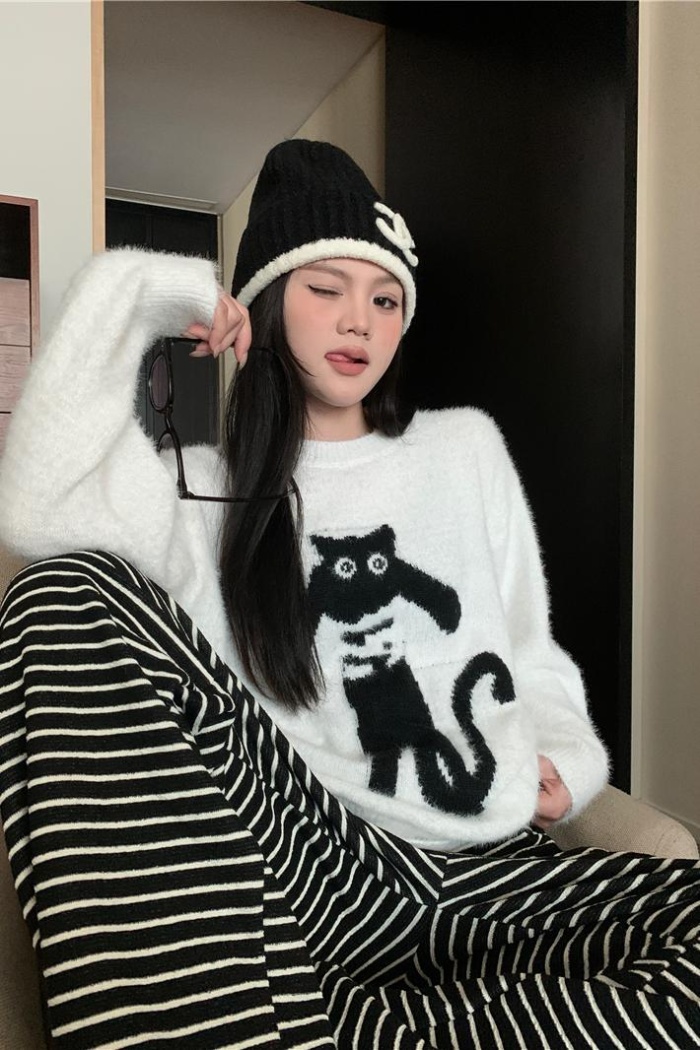 Jacquard lovely long sleeve kitty plush sweater