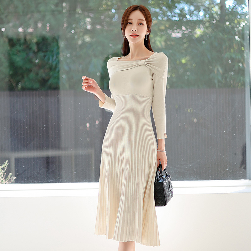 Long sleeve T-back autumn and winter dress for women
