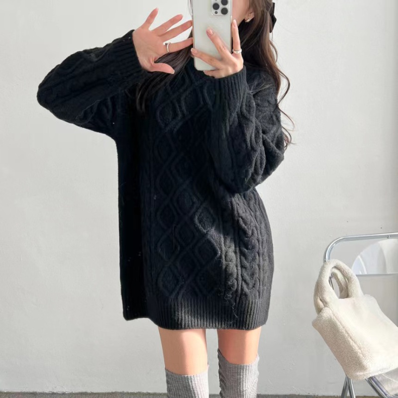 Lazy round neck knitted twist pattern Casual sweater