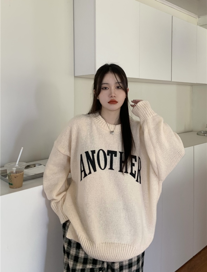 Round neck printing knitted long sleeve loose sweater