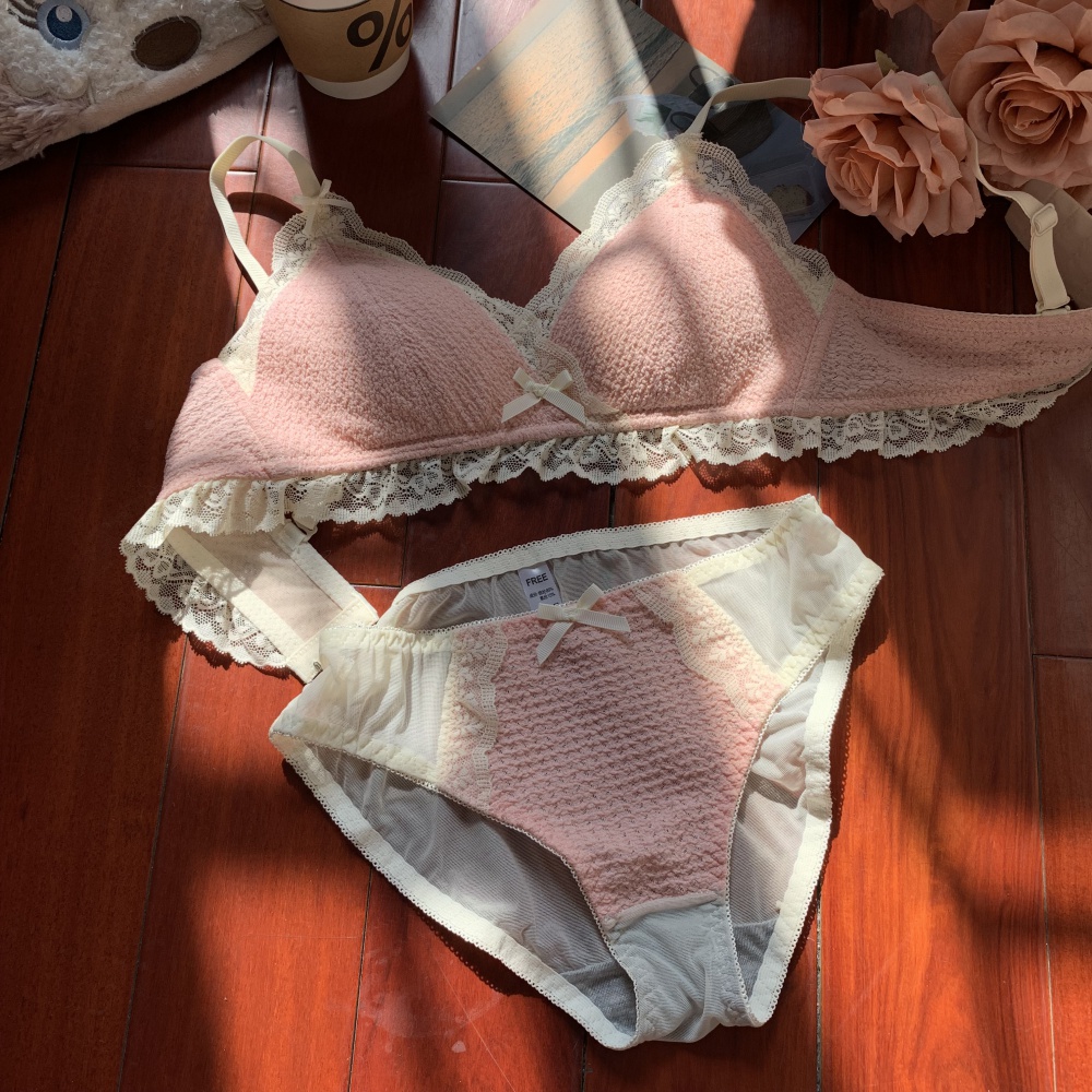 Adjustable underwear gather Bra a set for women