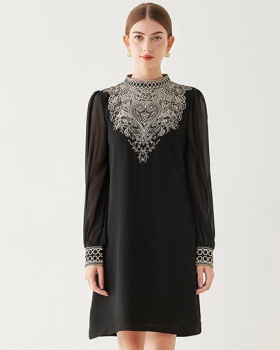 Transparent sleeve embroidery show young A-line dress