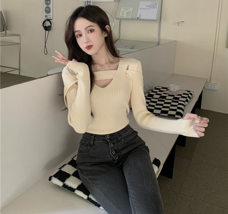 Niche V-neck knitted bottoming shirt unique hollow sweater