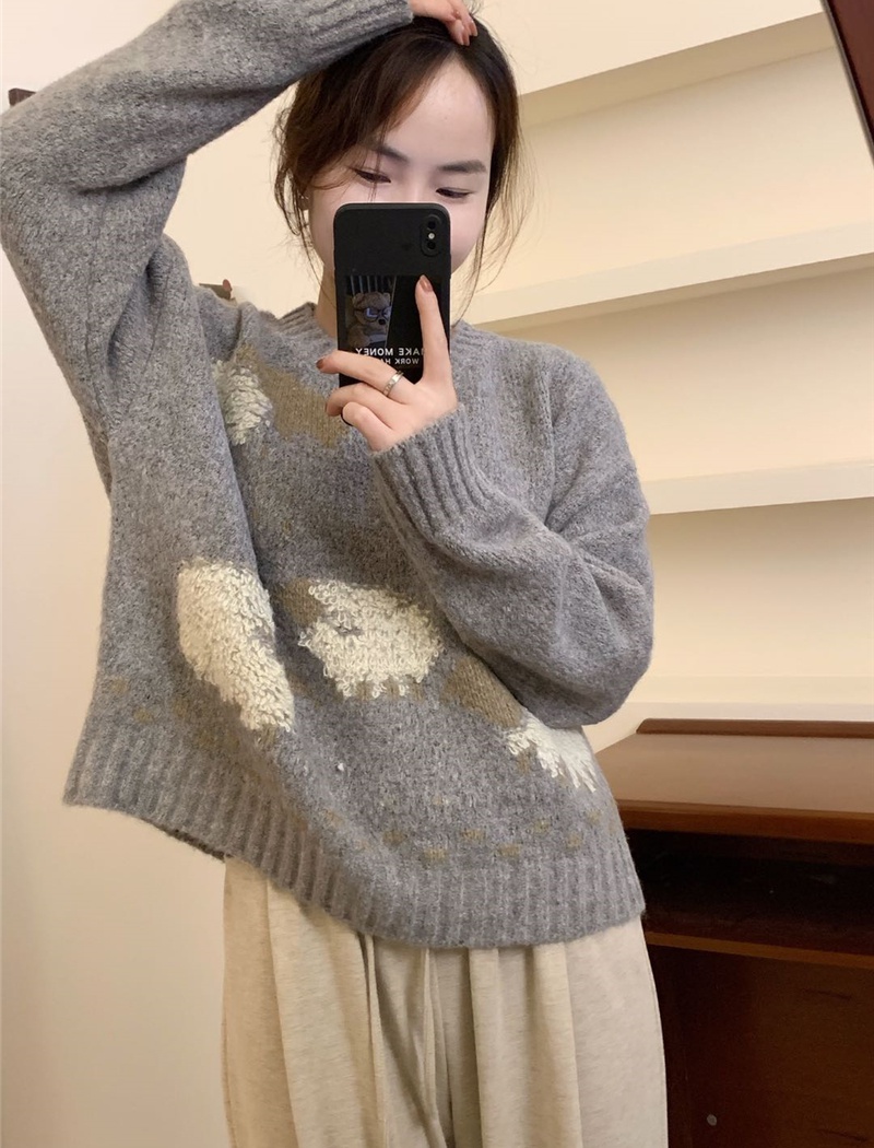Autumn and winter loose short show high thick sweater