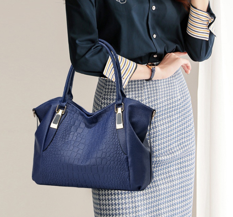 Fashion middle-aged handbag buff mommy package