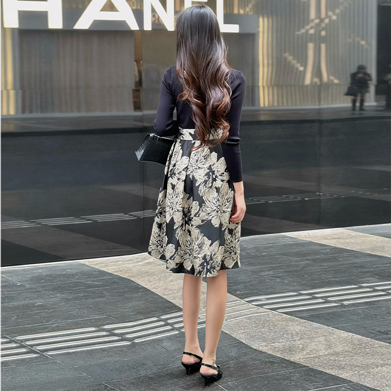 Chanelstyle with belt sweater light luxury bottoming dress