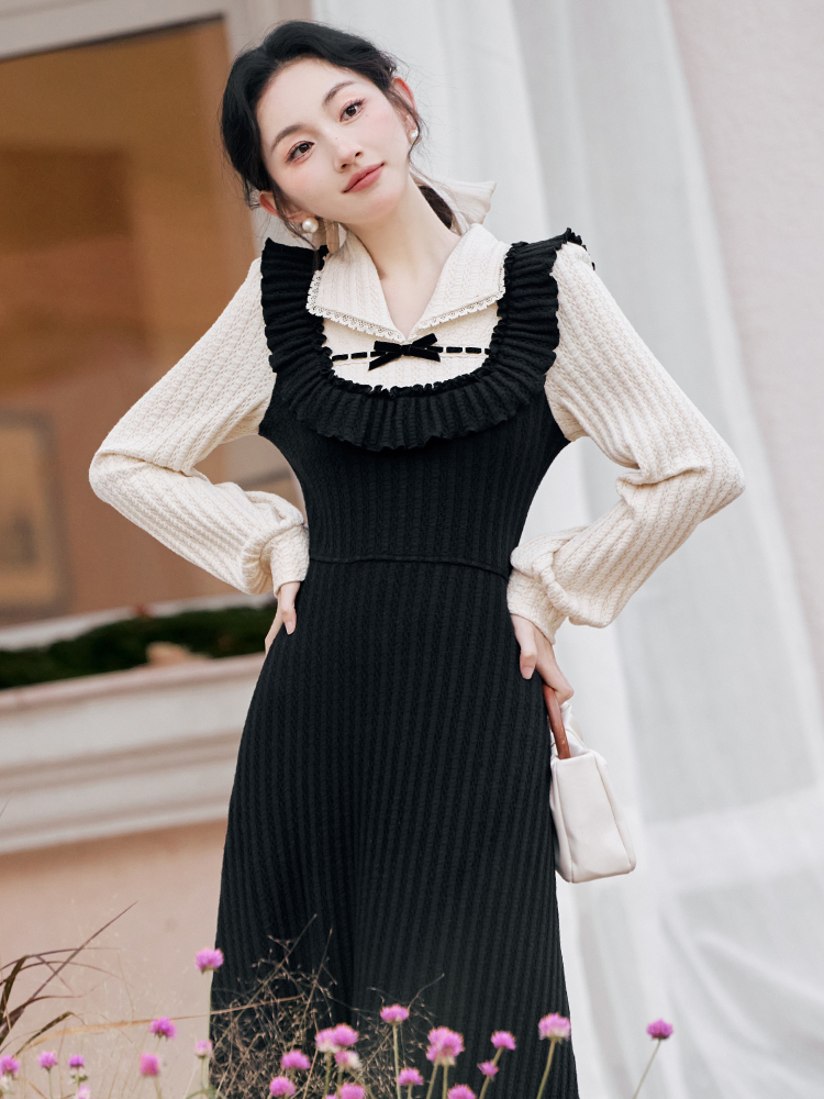 Black-white France style knitted dress