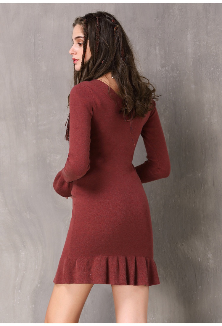 Slim long sleeve round neck knitted dress for women