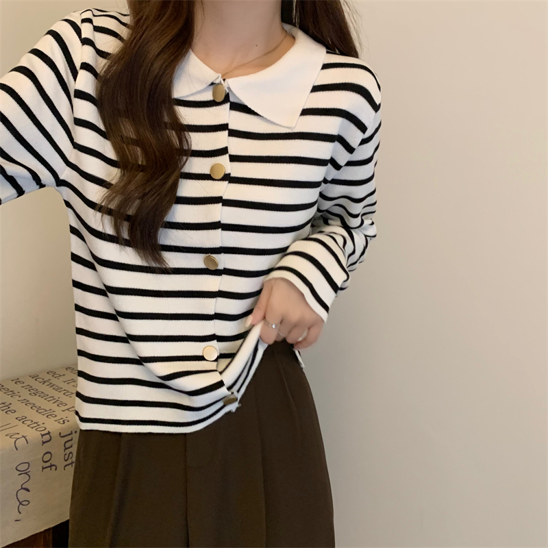 Korean style knitted cardigan buckle coat for women