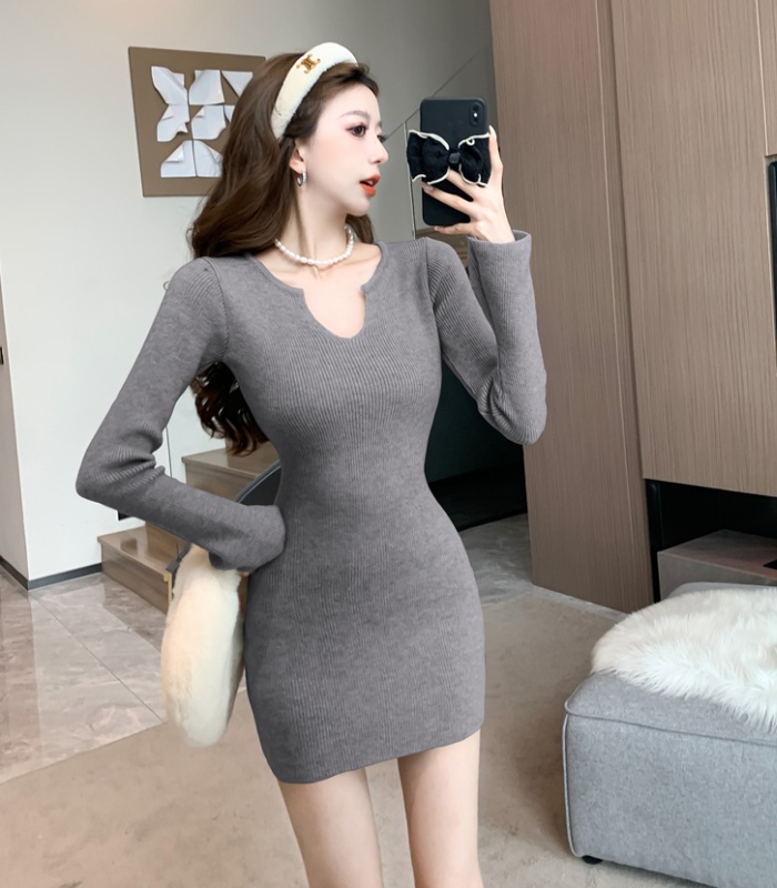Trumpet sleeves V-neck sexy T-back bottoming package hip dress